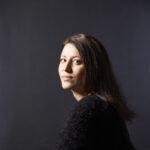 Portrait de Mehtap Teke, autrice présente au festival Nouvelle Page 2026 à Verviers.